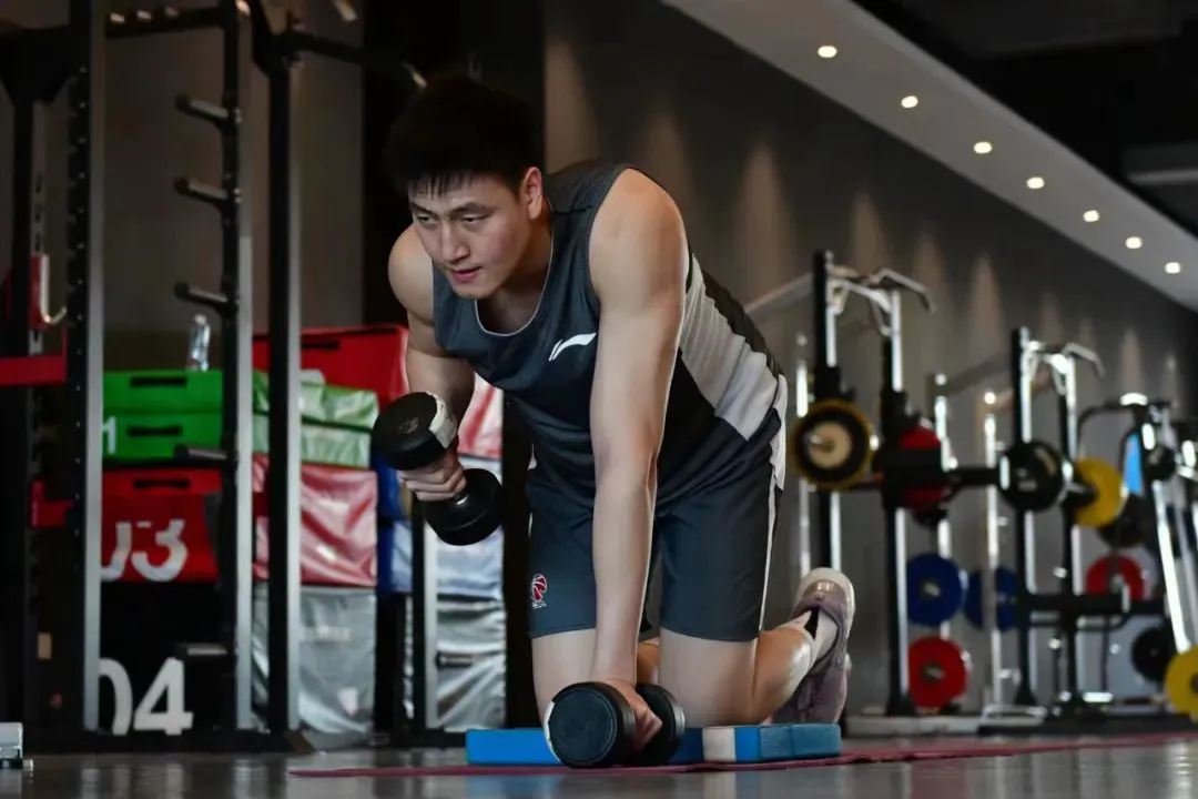 为什么大前锋在比赛中需要特别的体能训练?_2